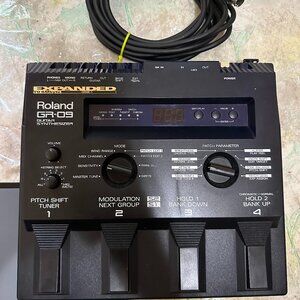 Roland GR-09 Guitar Synthesizer Expanded 6 Mbyte Pedal GR09 w GK Cable 13 Pin